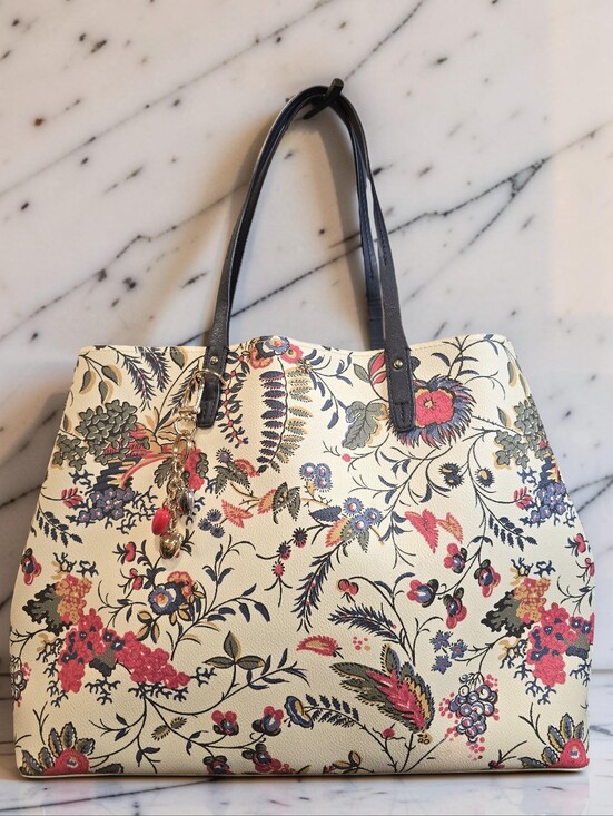 Tory Burch Handbags - Tory Burch Kerrington Large Tote in New Ivory Gabriella Floral